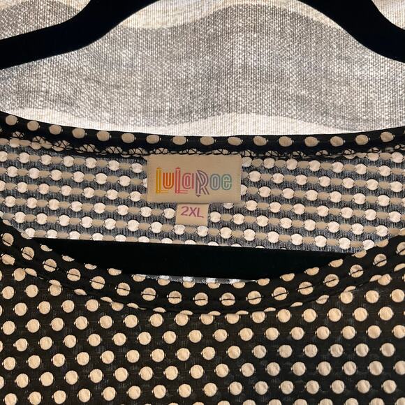 LulaRoe Black And White Textured Polka Dot Top Size 2X‎ - Picture 4 of 5